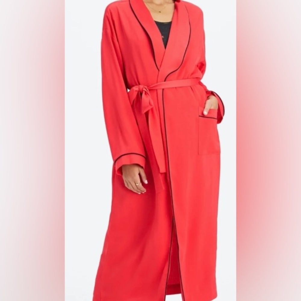 Fabletics Ecosatin robe. Large Strawberry red with black trim.